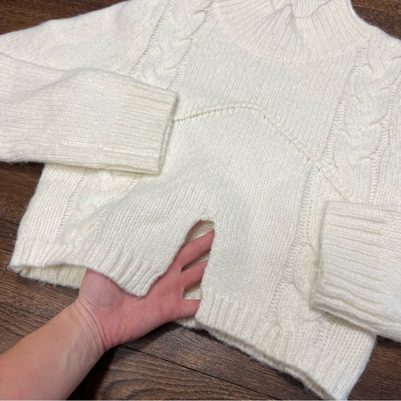 Étiquette Crop Knit Sweater - Picture 2 of 3